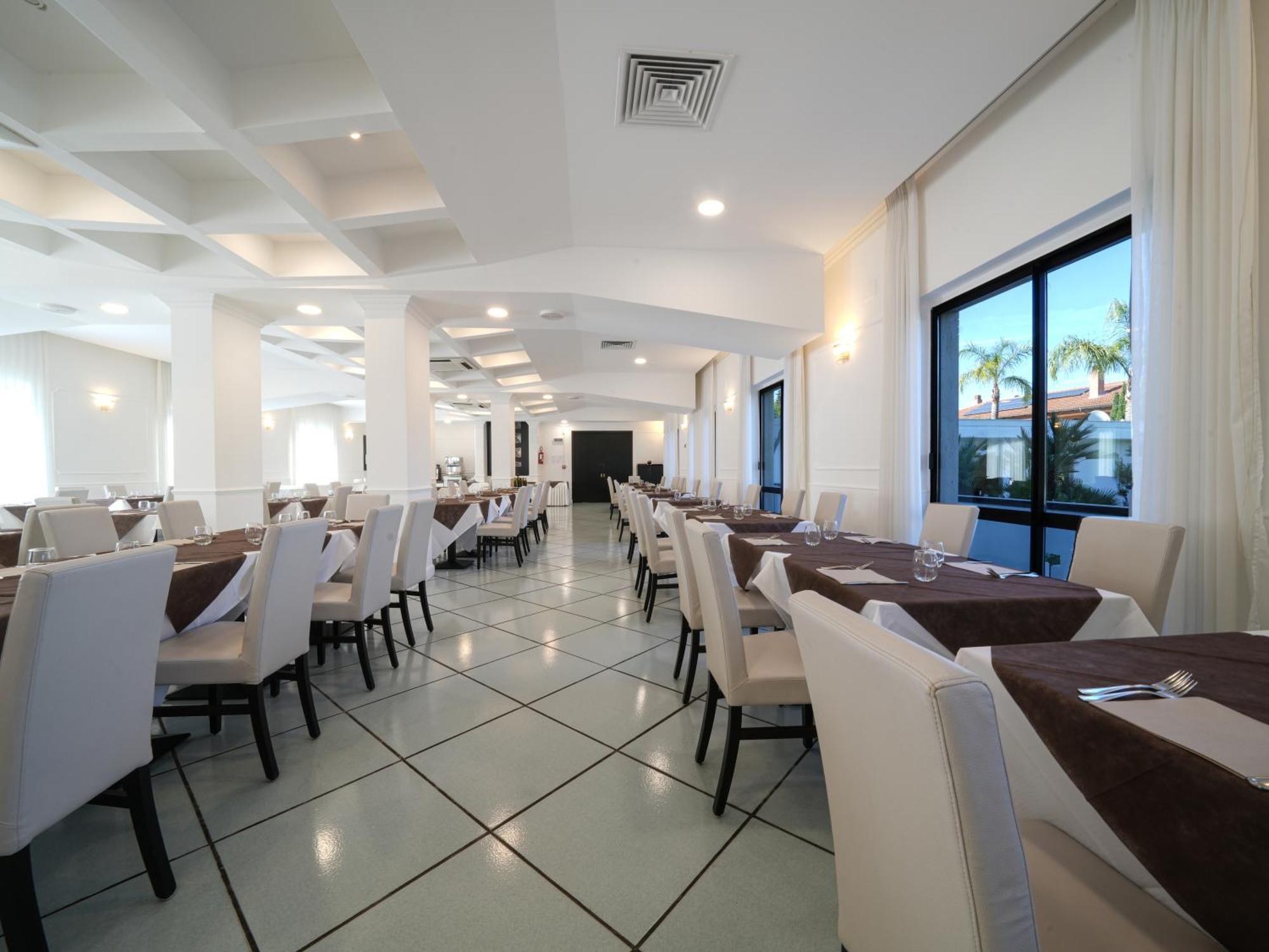 Hotel Club Clorinda Nuova Gestione 2024 Паестум Екстериор снимка