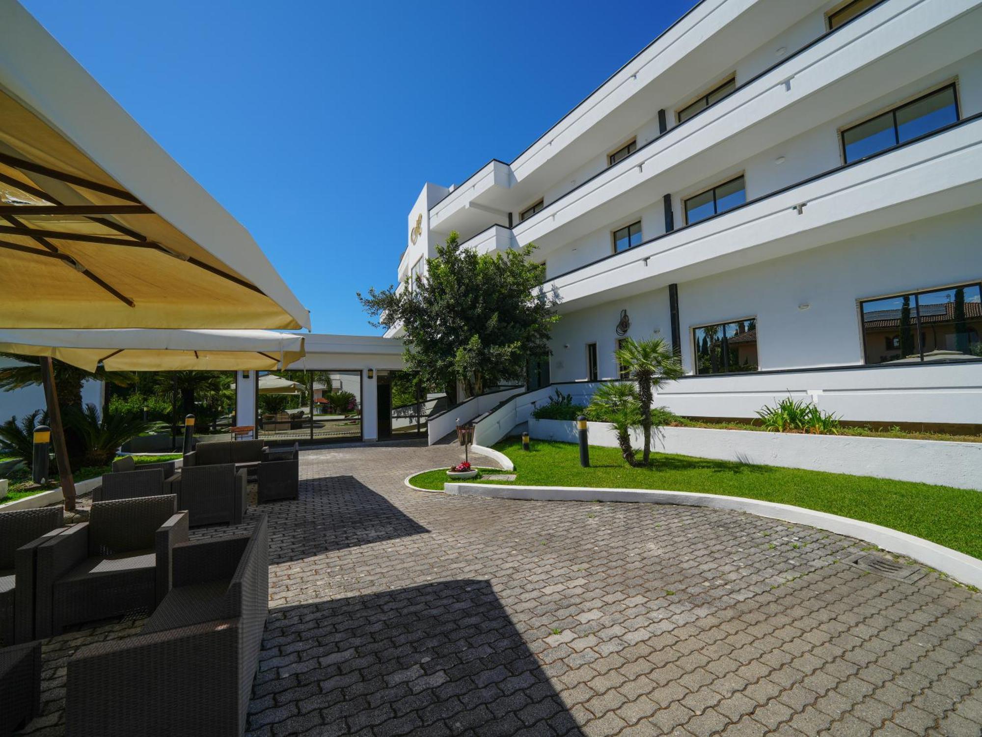 Hotel Club Clorinda Nuova Gestione 2024 Паестум Екстериор снимка