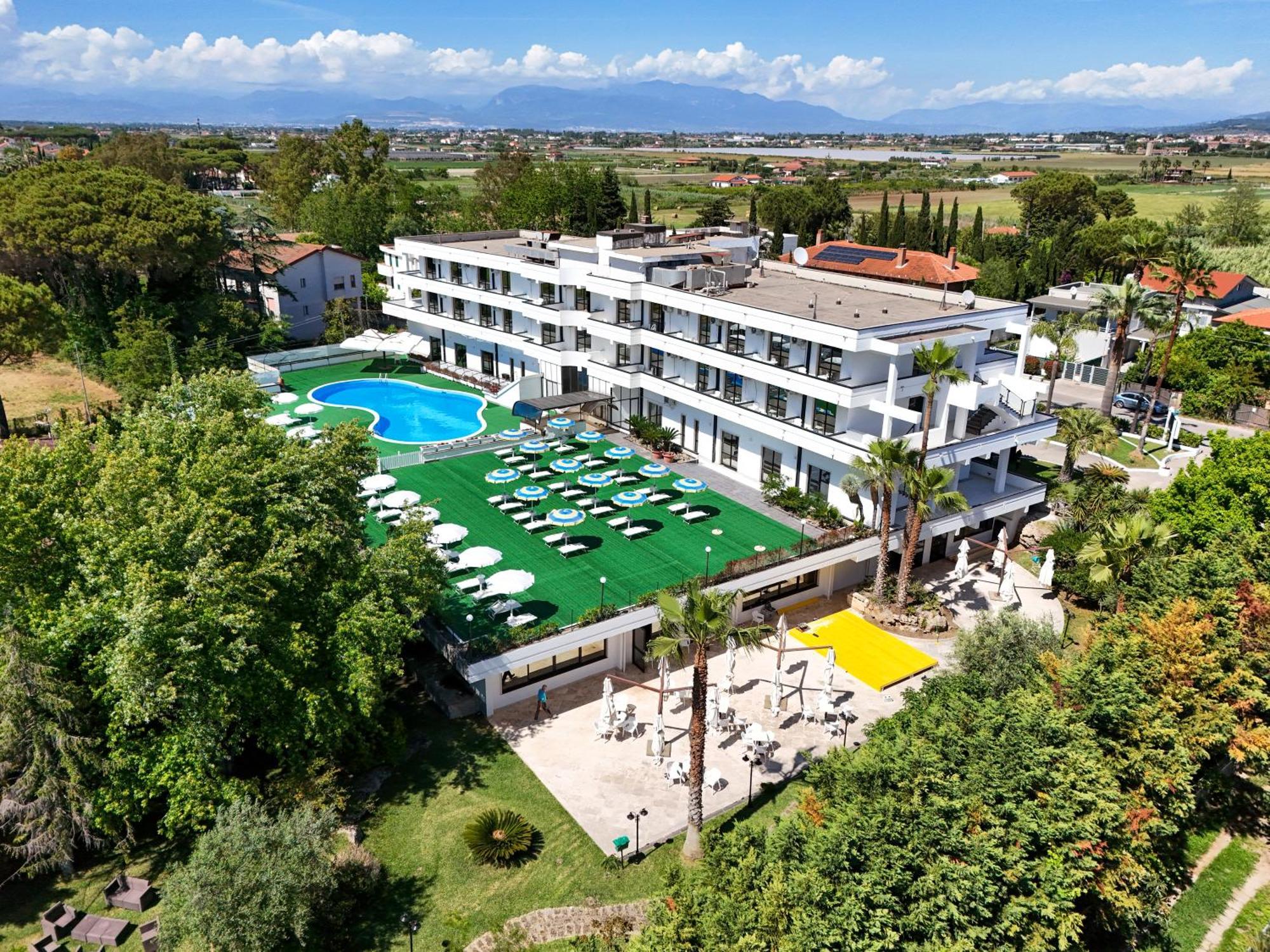 Hotel Club Clorinda Nuova Gestione 2024 Паестум Екстериор снимка
